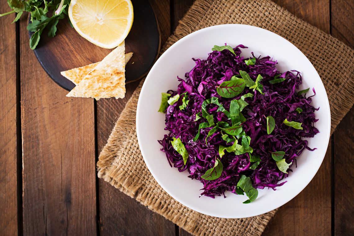 SALADA DE REPOLHO COM ABACAXI